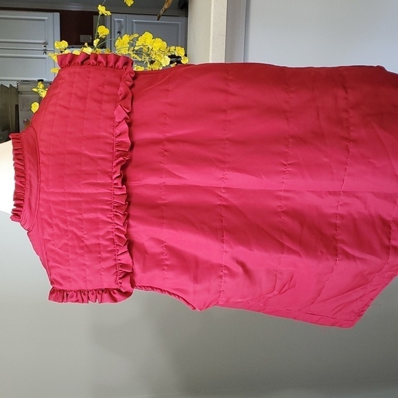 I.N. STUDIO VEST, lightweight quilted. Red size 1X cool weather 2 pockets. - Picture 6 of 7